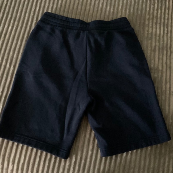 GAP SHORTS - Picture 2 of 2
